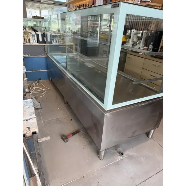 Βιτρίνα Ουδέτερη - Θερμή 250⨯80⨯139cm(Μεταχειρισμένη)